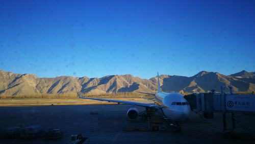 11月11日早9点到达拉萨贡嘎机场,海拔3500,感觉良好