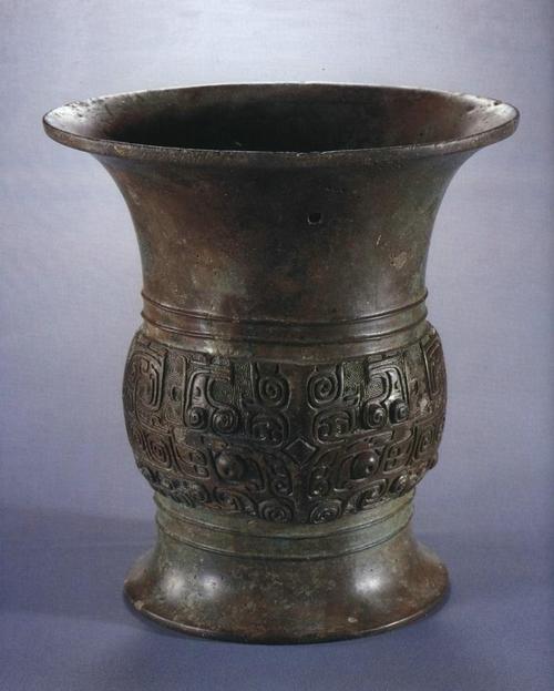 (古代盛酒容器觚)是酒器,也是礼器的有:尊,壶,区,卮,皿,鉴,斛,觥,瓮