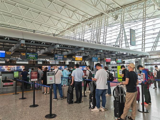 广州白云机场常态化运行南航大幅恢复在穗国内航班