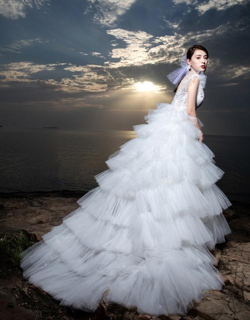 外景拍照情侣写真影楼主题服装海边沙滩礼服婚纱