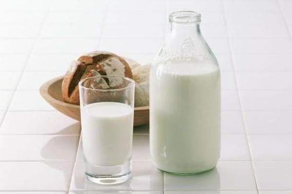 糖尿病人早上喝多少纯牛奶