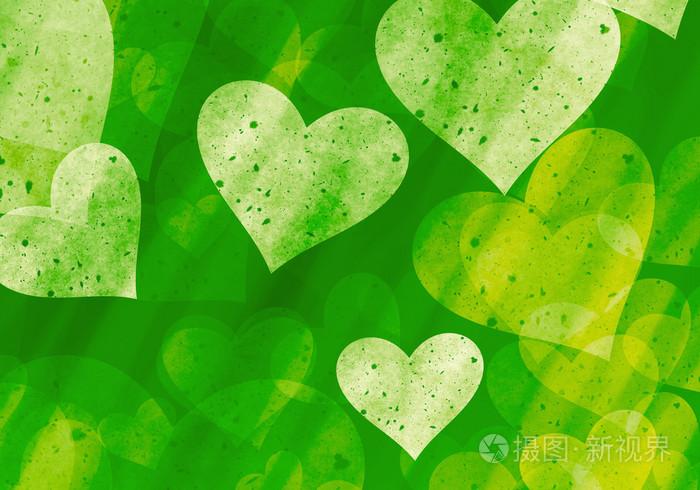 很多的心在绿色背景的爱情象征