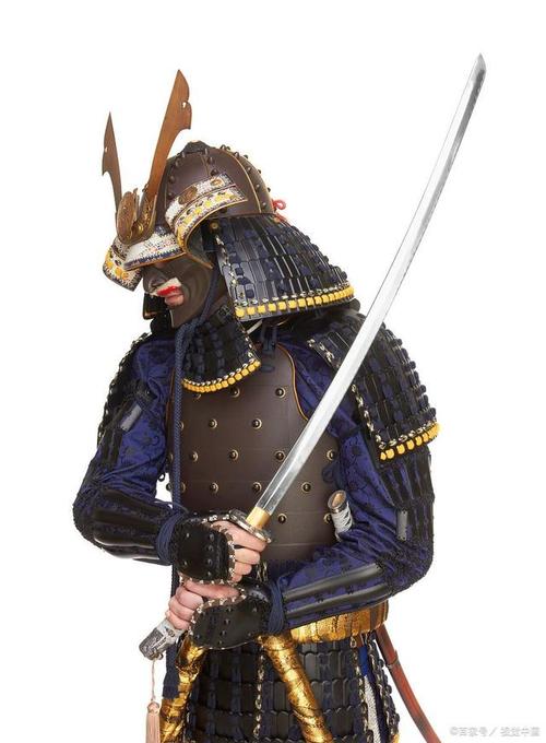 日本武士盔甲为何如此夸张?