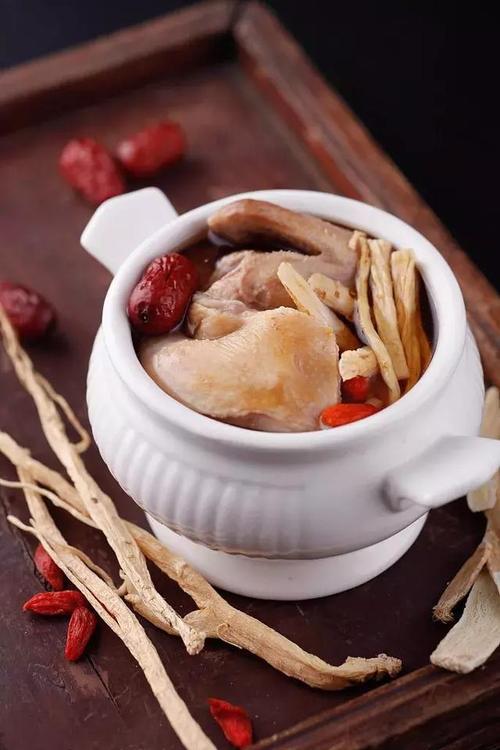鸽子汤的功效,鸽子汤的功效与作用能补肾壮阳(鸽子汤的功效与作用)