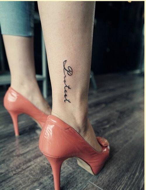 个性女性漂亮脚踝好看的字母纹身图案图片