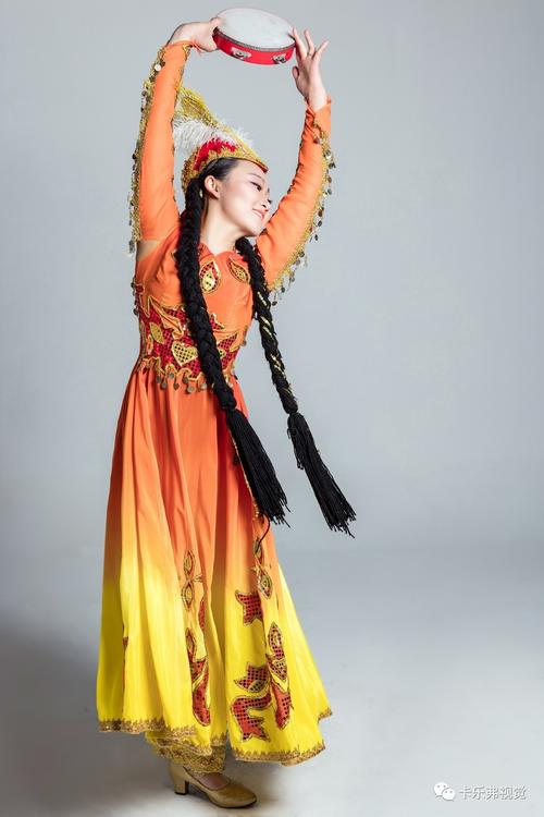 初心2014级中国少数民族艺术舞蹈方向硕士研究生毕业汇报