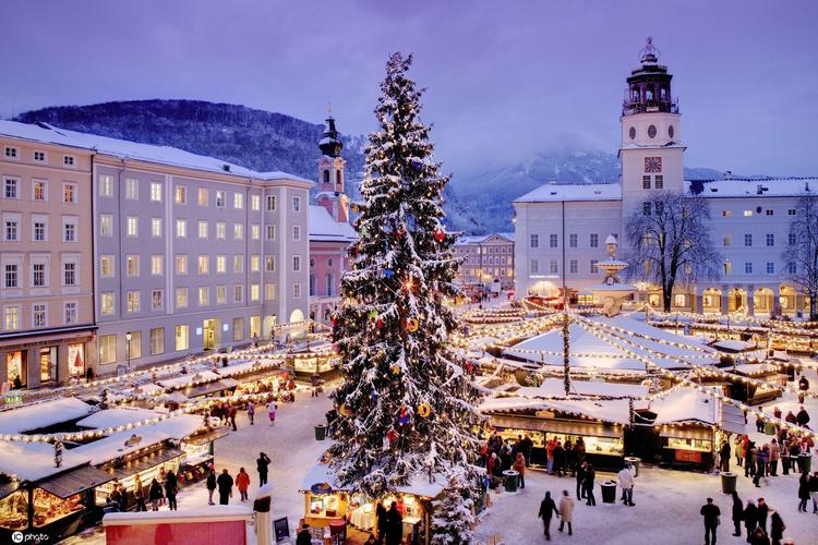 节日之一,每年的11月中下旬或12月初,欧洲各国就陆续进入了圣诞集市