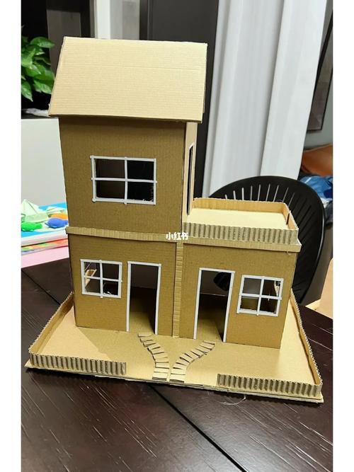 幼儿园小班环创手工纸箱房子