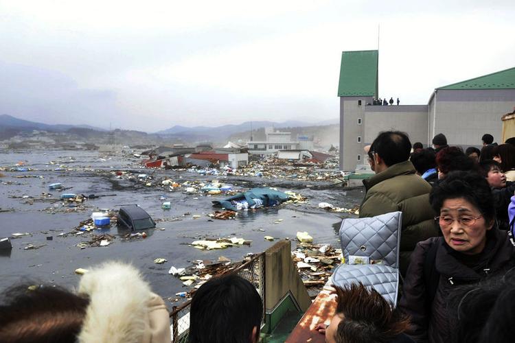 此次日本地震已致2100人死亡 2万人下落不明