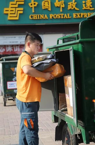 每天骑行50公里搬运数千斤物品邮政快递员的减肥经