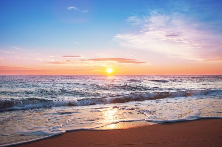 美丽的日出海滩地平线4k风景图片