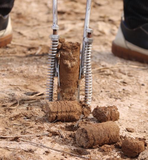 人工挖土的工具叫什么