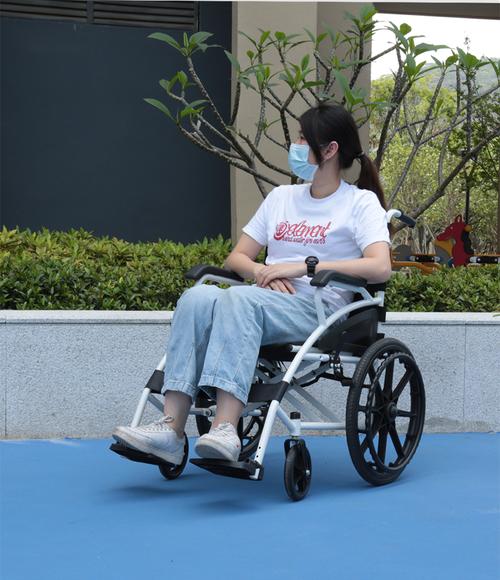 轮椅老人行动不便老年瘫痪轻便手推车残疾人折叠轮椅