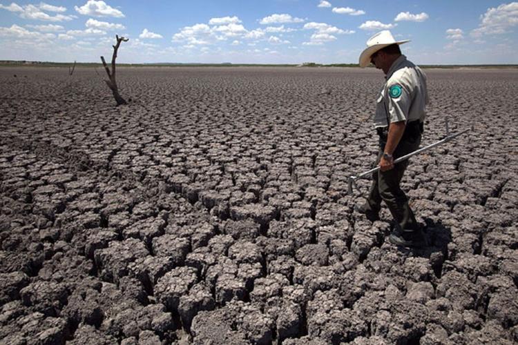 全球变暖导致干旱频发