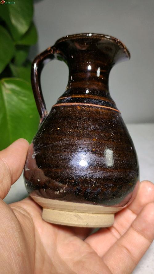 03黑釉瓷执壶造型独特瓷质细腻釉水肥厚