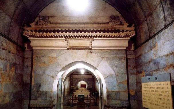 60年代考古队打开万历皇帝棺椁发现尸体上秘密顿时都兴奋了