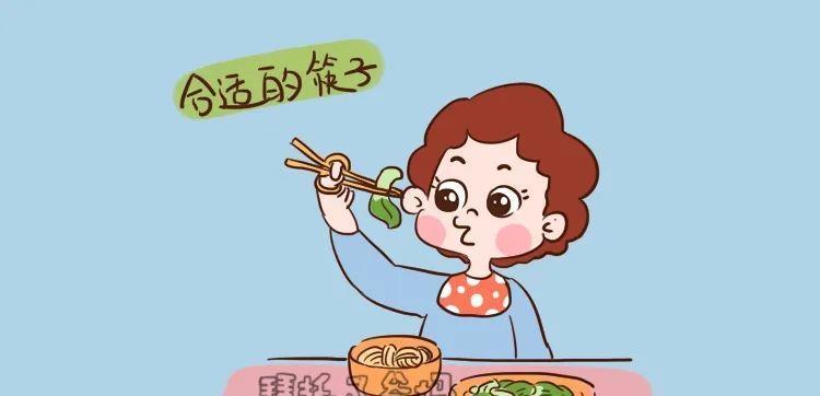 让宝宝逐渐学会使用餐具来吃饭,在给宝宝选择勺子,筷子时,要选择比较