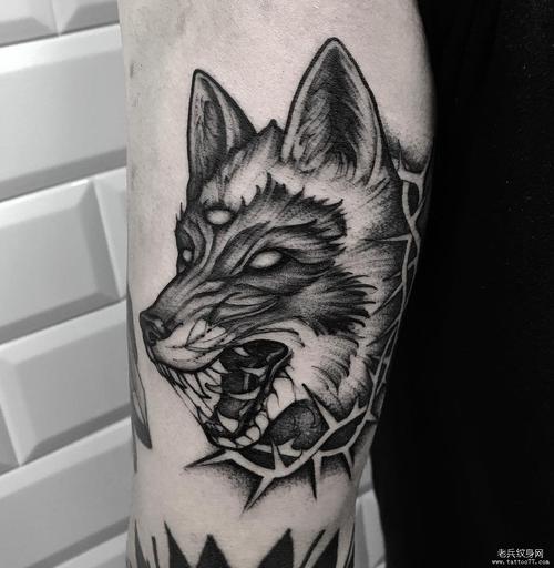 欧美狼手臂纹身图案