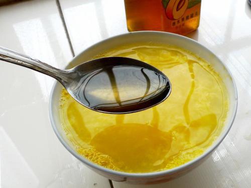 蜂蜜牛奶鸡蛋面膜做法和功效