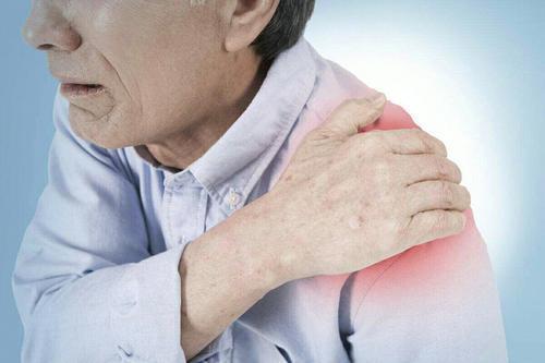 肩膀疼痛或是这4种原因引起的建议尽早去看医生别不当回事