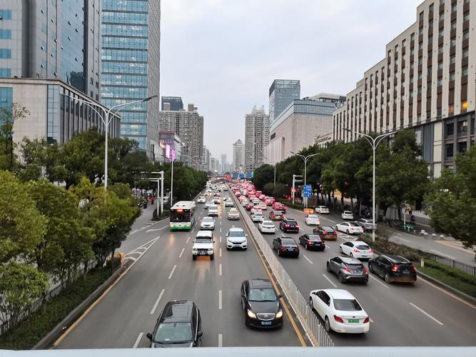 武汉街道图片
