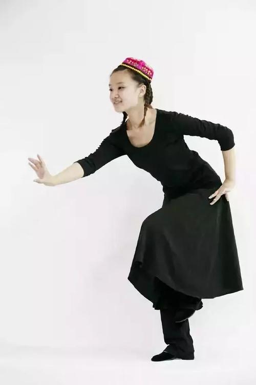 新疆舞蹈入门基本动作