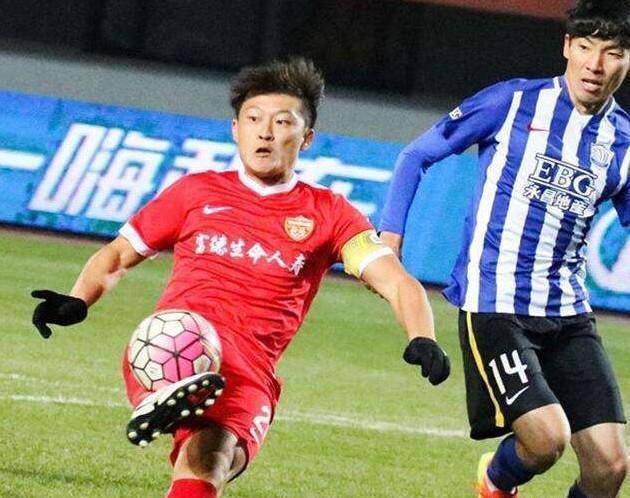 崔民是出自延边的球员,除了在2011到2013年效力于重庆之外,他一直都在