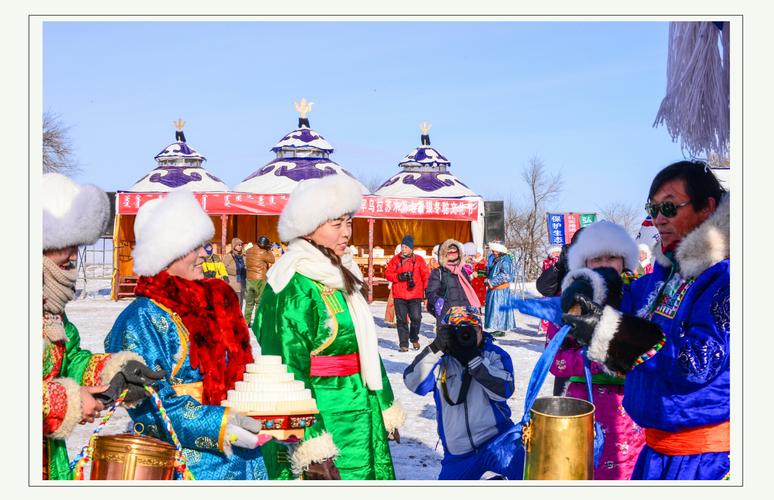 那达慕是蒙古族的一个传统节日盛会,是文化,娱乐的意思.