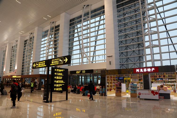 阿克苏机场t2航站楼正式投运 可满足旅客吞吐量300万人次,货邮吞吐量
