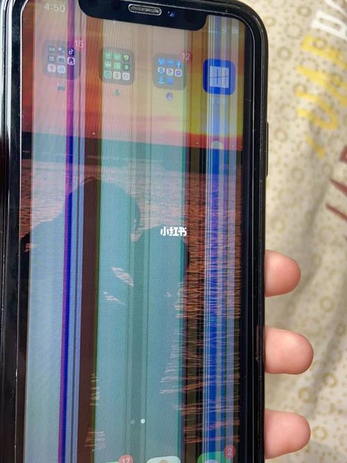 手机屏幕出现彩色条纹手机频幕有彩色竖条