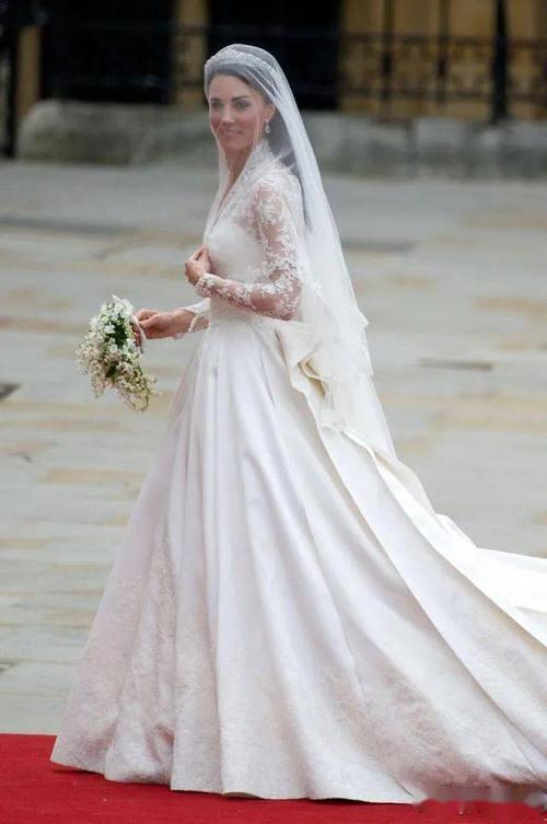 盘点10套皇室婚纱从格蕾丝凯利到凯特王妃如童话般的梦幻