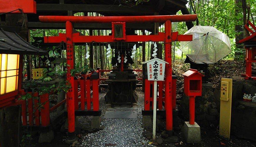 日本京都岚山超人气祈求恋爱结缘学业进步的野宫神社