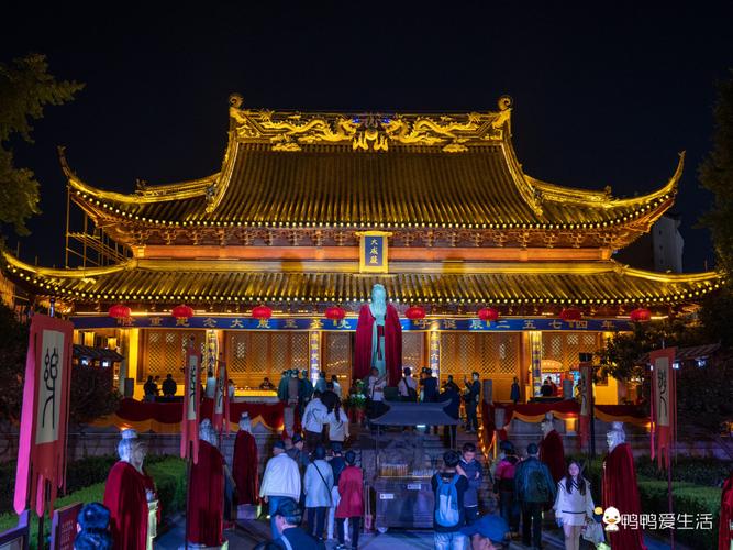 南京旅游晚上推荐来夫子庙街区六朝粉黛尽在秦淮河畔夜景太美