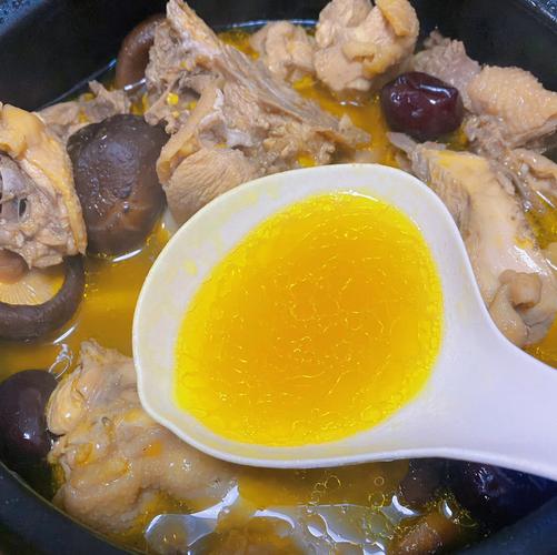 板栗炖鸡汤孕妇能吃吗