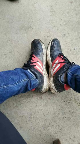 湿透的鞋袜