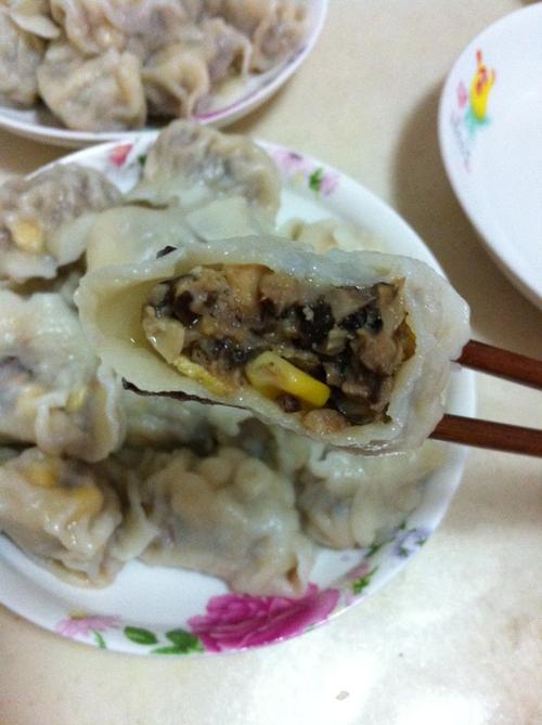 猪肉香菇玉米饺子