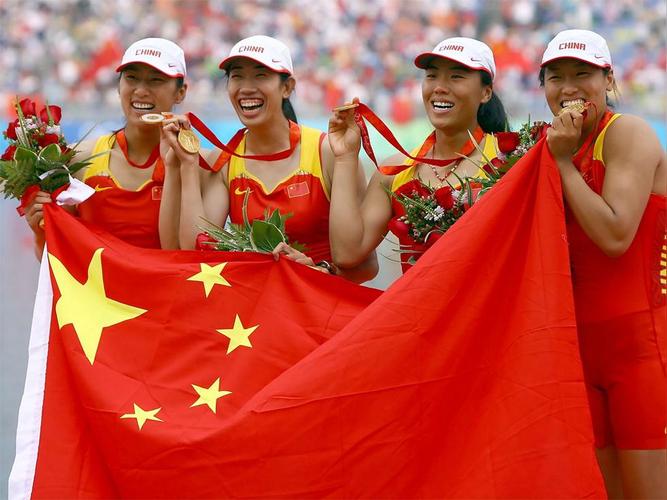 中国女子赛艇队第29届北京奥运会赛艇项目的女子四人双桨决赛展开激战