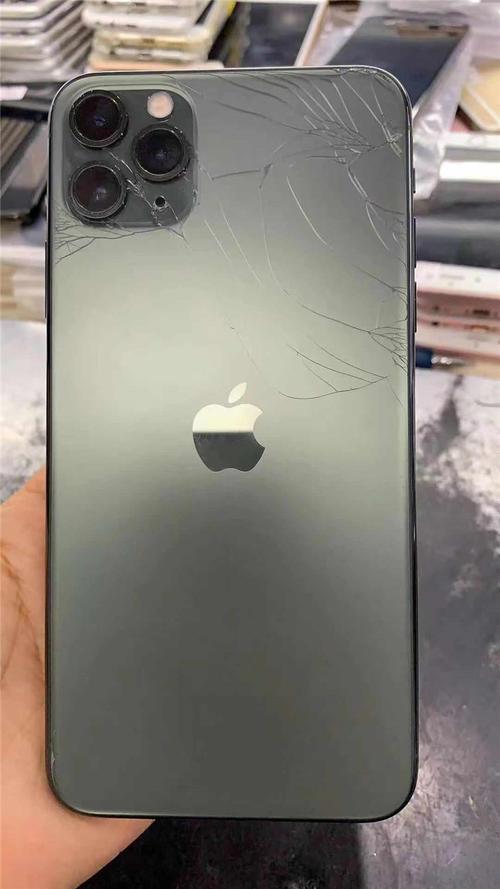 最硬的玻璃也拦不住 多部iphone 11 pro已碎