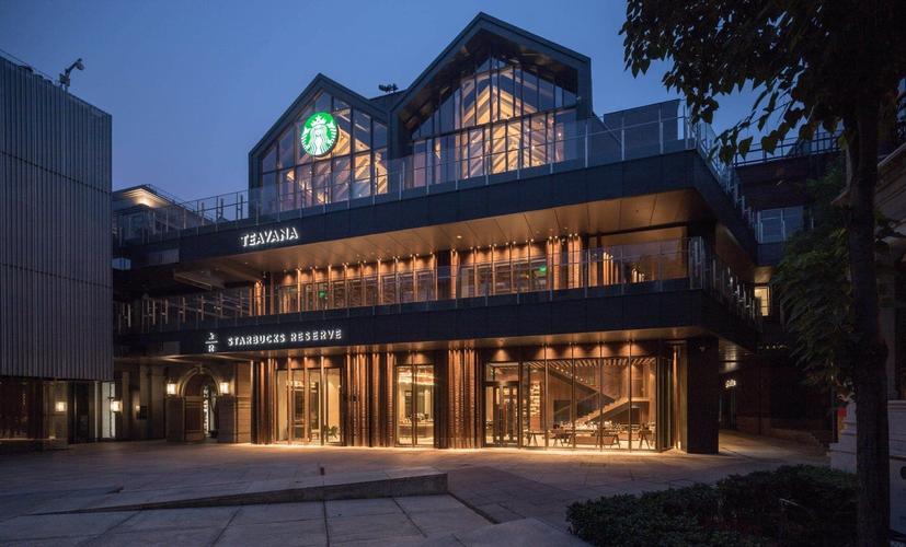 星巴克臻选北京坊旗舰店,是星巴克全球除烘焙工坊之外面积最大的门店