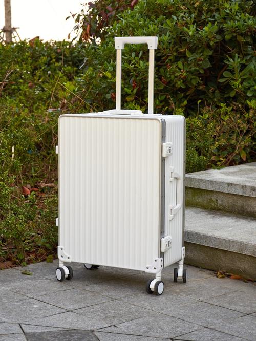 2022年我又要制定旅行计划了,原来的行李箱太大,打算换一个小巧又能装