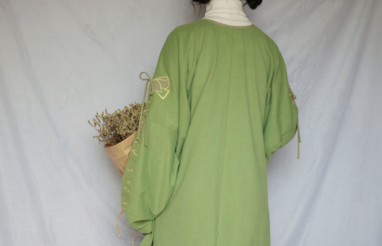 时尚风日常款明制汉服牛油果绿有点貌美让袍子很欢喜