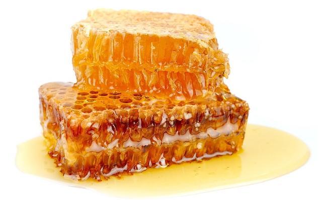 其中土蜂蜜的价格一般都在100元以上,而意蜂百花蜜则多在40～60元一斤