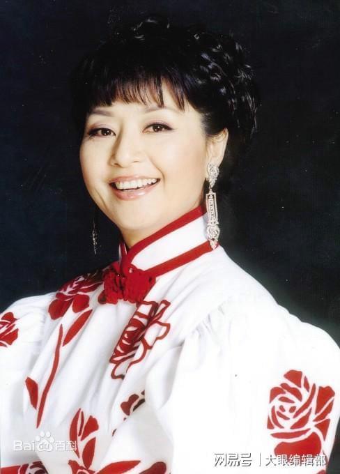 祖籍山东平阴,中国内地女歌手,女高音歌唱家,是国家一级演员,全国人大