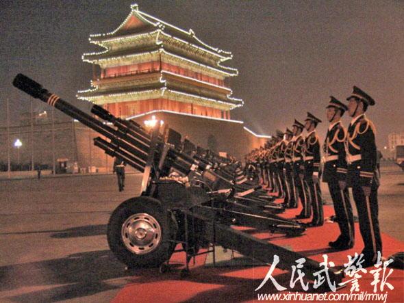 国庆巡礼:礼炮部队用最响亮方式记录祖国荣光