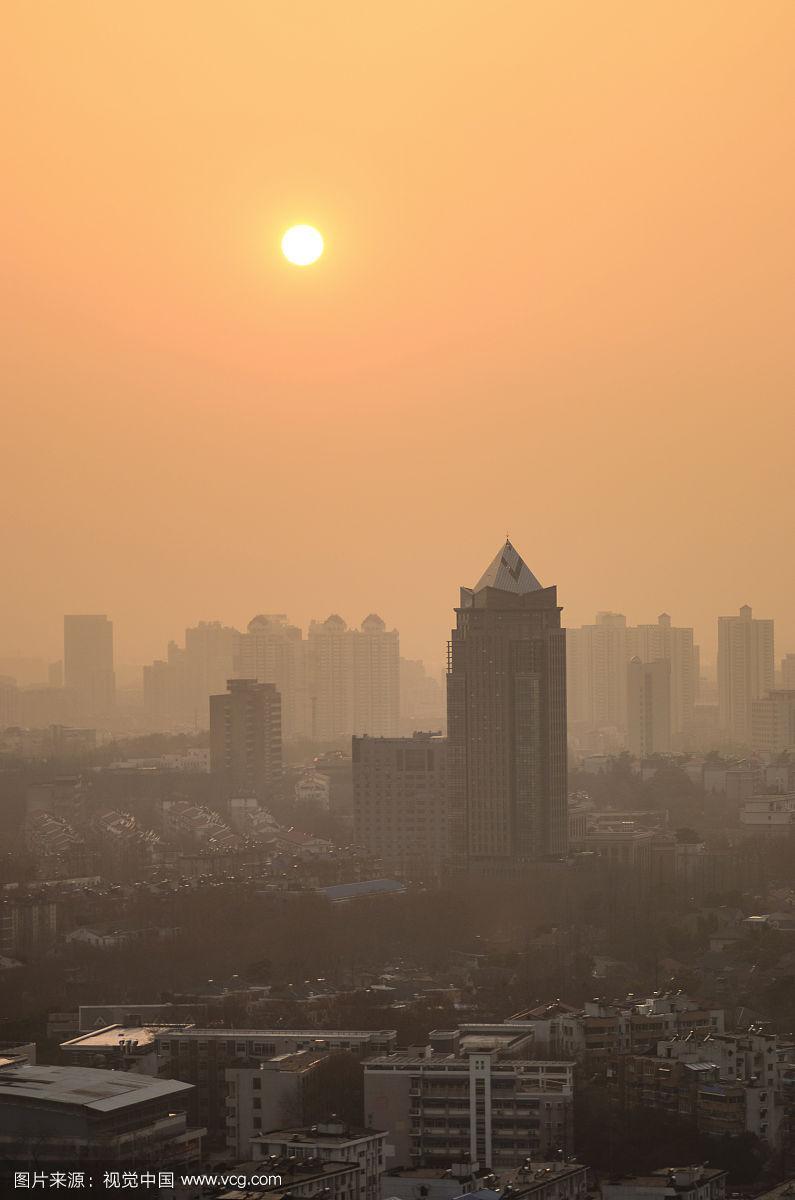 雾霾笼罩下的南京城