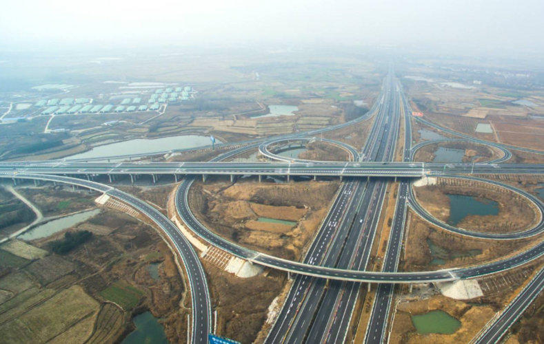 安徽花170亿修建了一条高速大动脉,长180公里,预计2021年通车