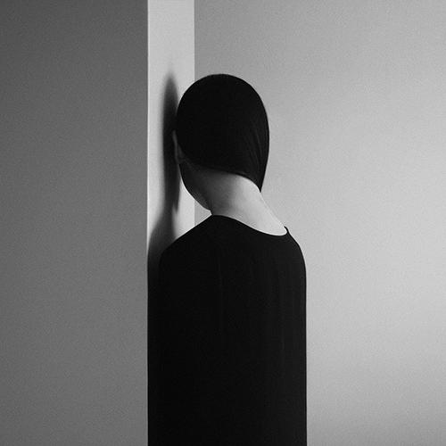 匈牙利摄影师noell s. oszvald安静神秘又孤独的黑白艺术摄影