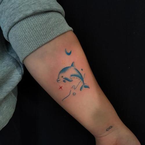 纹身海豚图片女生小清新