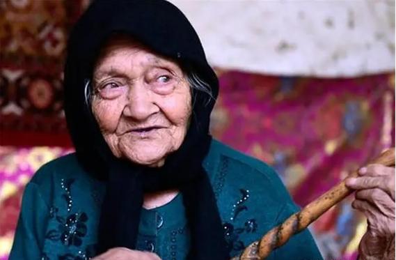 中国最长寿的人阿丽米罕色依提享年135岁
