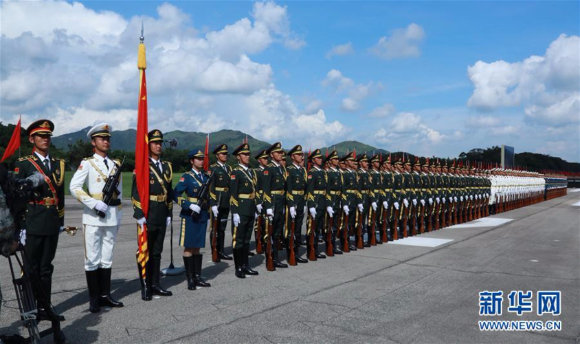 (香港回归二十周年·xhdw)(10)驻港部队接受检阅